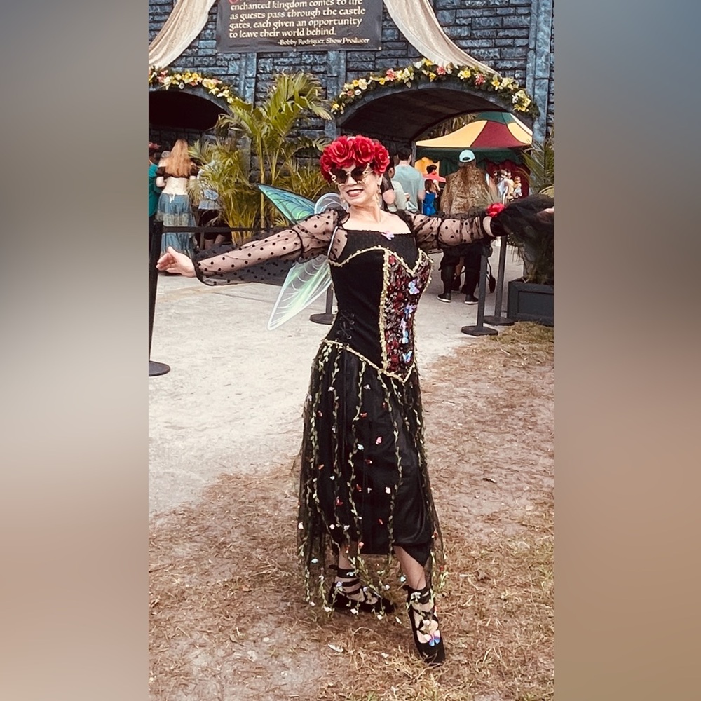 Renaissance outfit, party